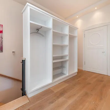 Ostseebad Sellin, * Sellin